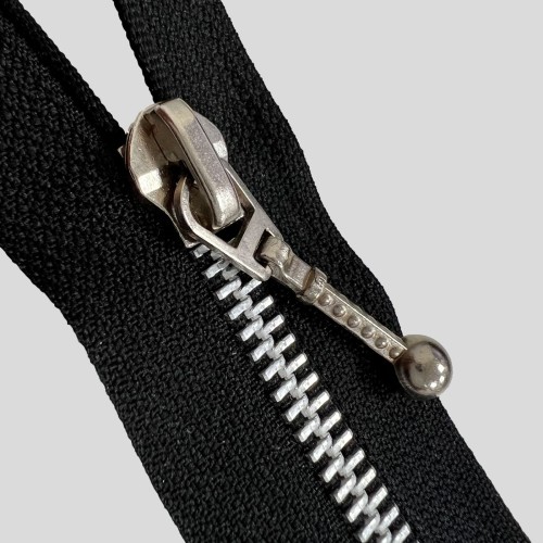 Metal One Way Zip with Closed End (Ball Puller)2